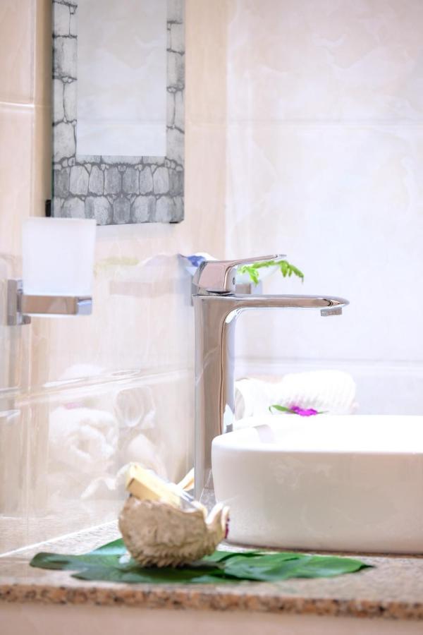 Hyde-Tide Guesthouse La Digue Bagian luar foto