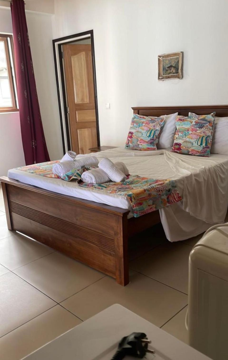Hyde-Tide Guesthouse La Digue Bagian luar foto